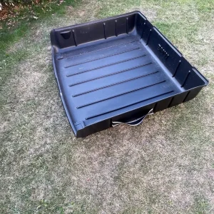 BMW 5-Series Estate rear tray.