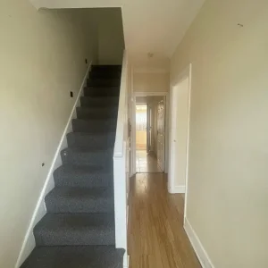 4 Bedroom Terraced House for Rent - RM8 - Image 2