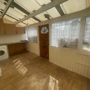 4 Bedroom Terraced House for Rent - RM8 - Image 5