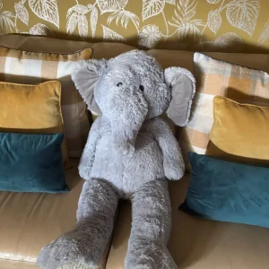 Giant stuffed elephant toy - Image 3