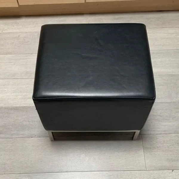 Salon waiting chair