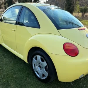 VW Beetle 5-speed manual 1.9L petrol - Image 4