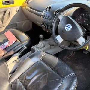 VW Beetle 5-speed manual 1.9L petrol - Image 6