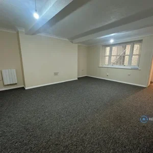 1 bedroom flat in Park Crescent, Worthing, BN11 (1 bed) (#2584604) - Image 4