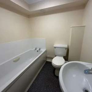 1 bedroom flat in Park Crescent, Worthing, BN11 (1 bed) (#2584604) - Image 6