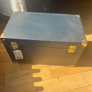 Leather storage chest - Image 2