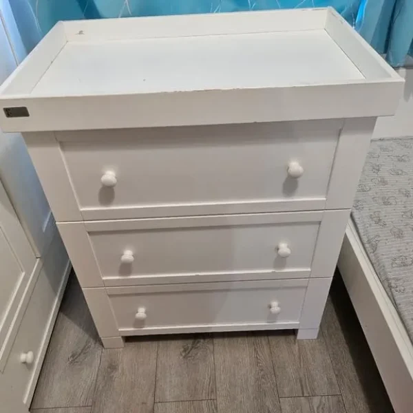 Chest of draws with changing table