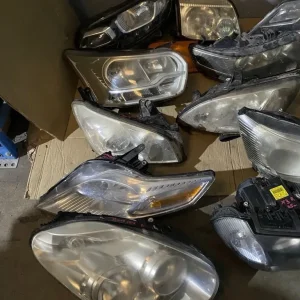 CAR HEADLIGHTS,DAMAGED JOB LOT - Image 5