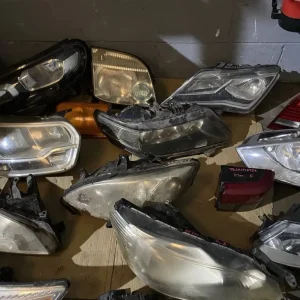 CAR HEADLIGHTS,DAMAGED JOB LOT - Image 7