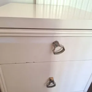 **FREE** A pair of vintage 3-drawer chest of drawers / bedroom cabinets - Image 5