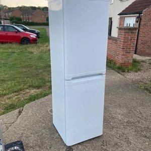 Tall fridge freezer for £140 - Image 2