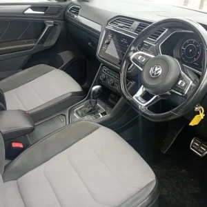 2018 Volkswagen Tiguan 2.0 TDI R-Line SUV 5dr Diesel DSG 4Motion Euro 6 (s/s) (150 ps) Diesel Aut... - Image 8