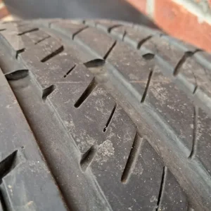 Tyre 255 40 R18 - Image 2