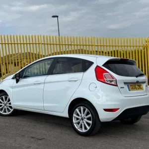 2016 Ford Fiesta 1.0T EcoBoost Titanium Euro 6 (s/s) 5dr HATCHBACK Petrol Manual - Image 3