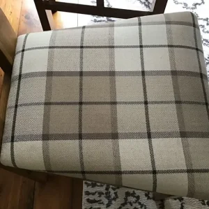 Extendable Oak Dining Room Table plus 4 Chairs. - Image 5