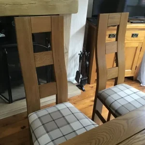 Extendable Oak Dining Room Table plus 4 Chairs. - Image 7