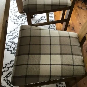 Extendable Oak Dining Room Table plus 4 Chairs. - Image 8