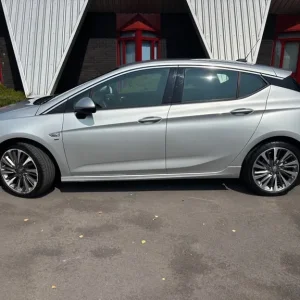 2019 Vauxhall Astra 1.4T 16V 150 SRi Vx-line Nav 5dr HATCHBACK Petrol Manual - Image 2