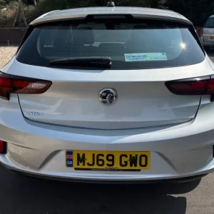 2019 Vauxhall Astra 1.4T 16V 150 SRi Vx-line Nav 5dr HATCHBACK Petrol Manual - Image 4