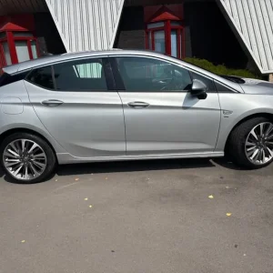 2019 Vauxhall Astra 1.4T 16V 150 SRi Vx-line Nav 5dr HATCHBACK Petrol Manual - Image 6