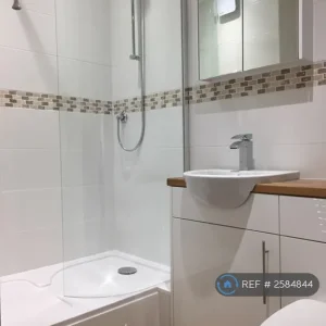 1 bedroom flat in Firgrove Court, Hungerford, RG17 (1 bed) (#2584844) - Image 6