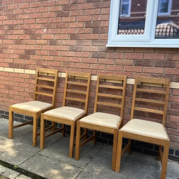 Set of 4 Oak dining chairs