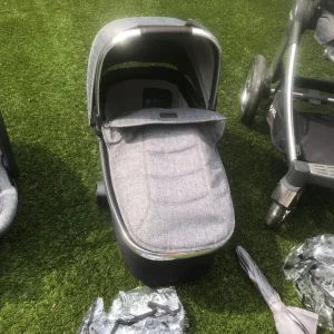 Oyster 3 pram bundle - Image 3
