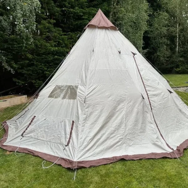 Massive family teepee sleeps 12!