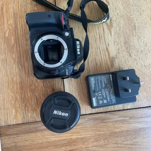 NIKON D3400 DSLR + auto lens 50mm 1.8G