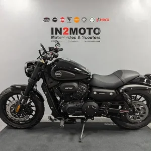 2025 (25) Keeway V-Cruise 302C in Black - Image 6