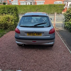 Peugeot, 206, Hatchback, 2002, Manual, 1398 (cc), 5 doors - Image 2