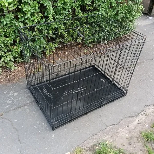 Medium pet crate