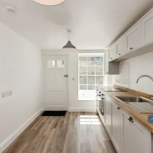 2 bedroom house in Kestrel House, Lechlade, GL7 (2 bed) (#2585650) - Image 4