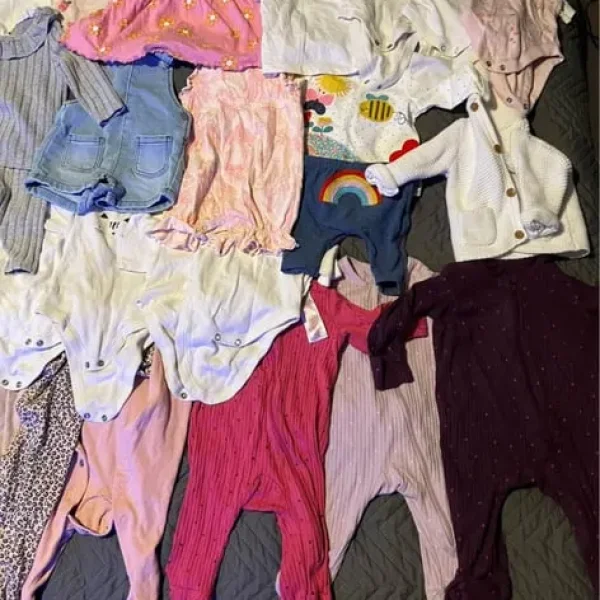 Baby girl bundle of clothes 0 to 3 months