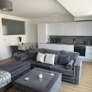 Sofa with coffee table - Image 2