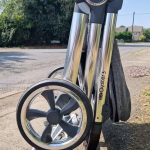 For Sale: Oyster 3 Pushchair with Carrycot and Footmuff - £180 - Image 7
