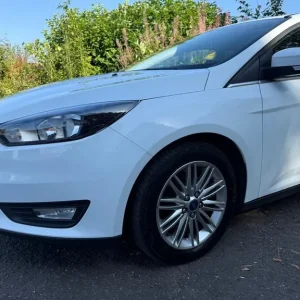 2017 Ford Focus 1.0 EcoBoost Zetec Edition 5dr HATCHBACK Petrol Manual - Image 6