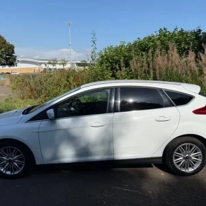 2017 Ford Focus 1.0 EcoBoost Zetec Edition 5dr HATCHBACK Petrol Manual - Image 8