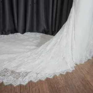 Clearance and big bargain Mermaid style Ivory wedding dress with 1.5 m long train Size 12 - Image 8