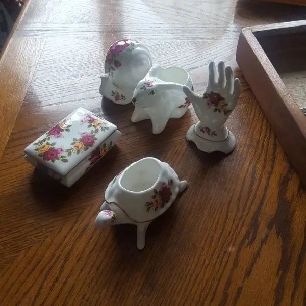 five cottage rose oraments