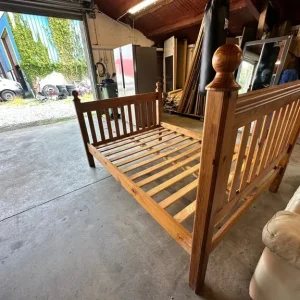 Lovely, nice double bed 🛌 - Image 6