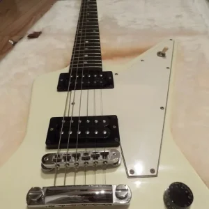 Gibson Explorer USA with Line 6 Amp - Image 2