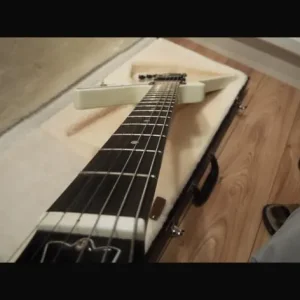 Gibson Explorer USA with Line 6 Amp - Image 6