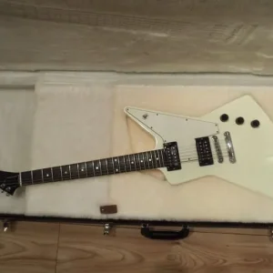 Gibson Explorer USA with Line 6 Amp