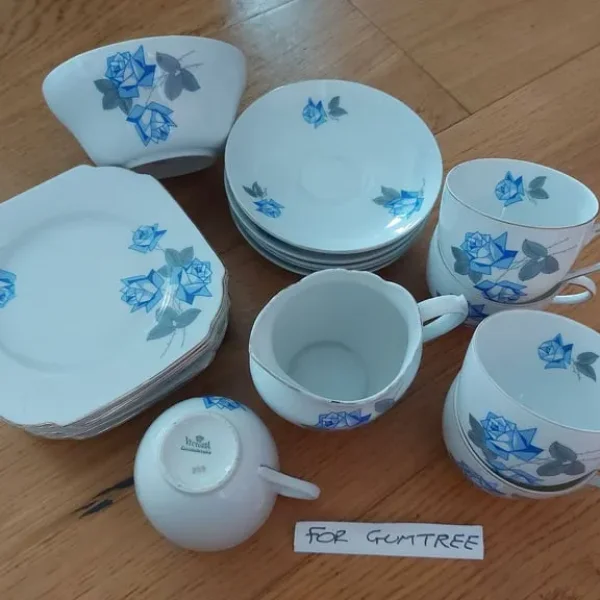 Tea set- Victoria of Czechoslovakia
