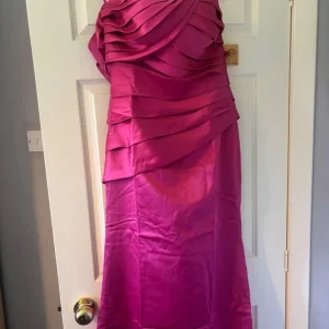 Brand new hot pink bridesmaid/prom dress - Image 2