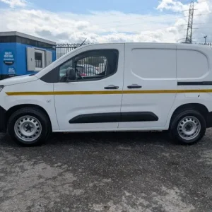 2021 Peugeot Partner 1000 1.5 Bluehdi 100 Grip Van Small Van Diesel Manual - Image 4