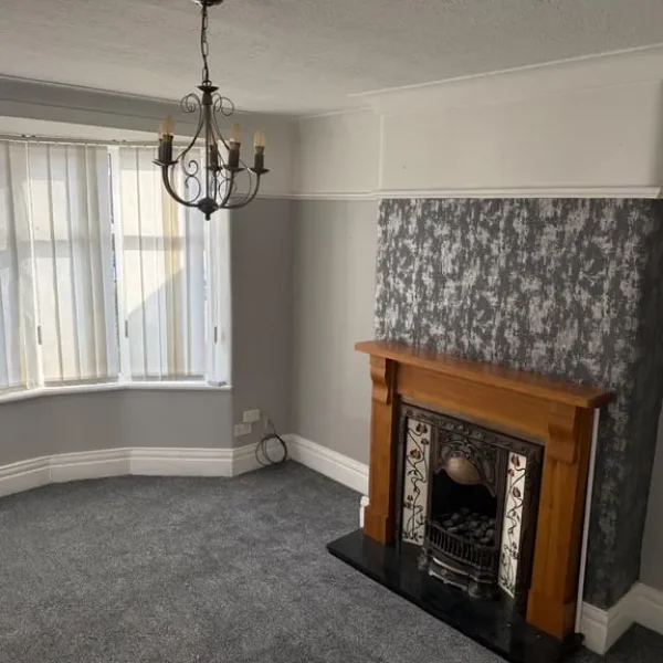 To rent spacious House £900pm