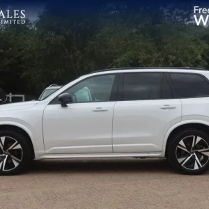 2021 Volvo XC90 2.0 B5 MHEV R-Design SUV 5dr Petrol Hybrid Auto 4WD Euro 6 (s/s) (250 ps) ESTATE ... - Image 2