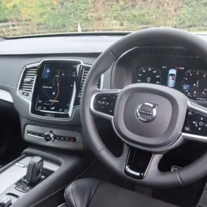 2021 Volvo XC90 2.0 B5 MHEV R-Design SUV 5dr Petrol Hybrid Auto 4WD Euro 6 (s/s) (250 ps) ESTATE ... - Image 5